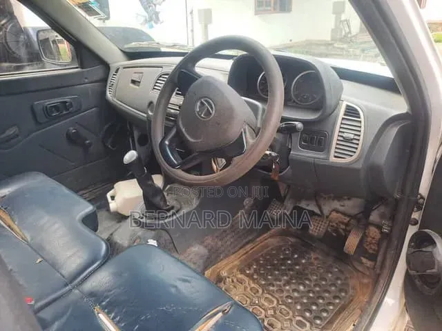 Tata Xenon 2017 White