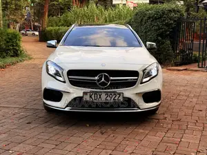 Mercedes-Benz GLA-Class 2017 White