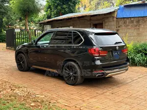 BMW X5 xDrive50i 4dr SUV AWD (4.4L 8cyl Turbo 8A) 2014 Black