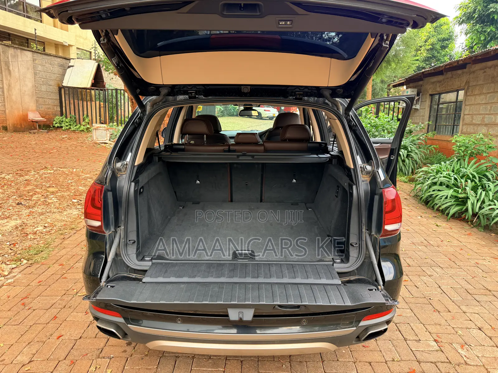 BMW X5 xDrive50i 4dr SUV AWD (4.4L 8cyl Turbo 8A) 2014 Black