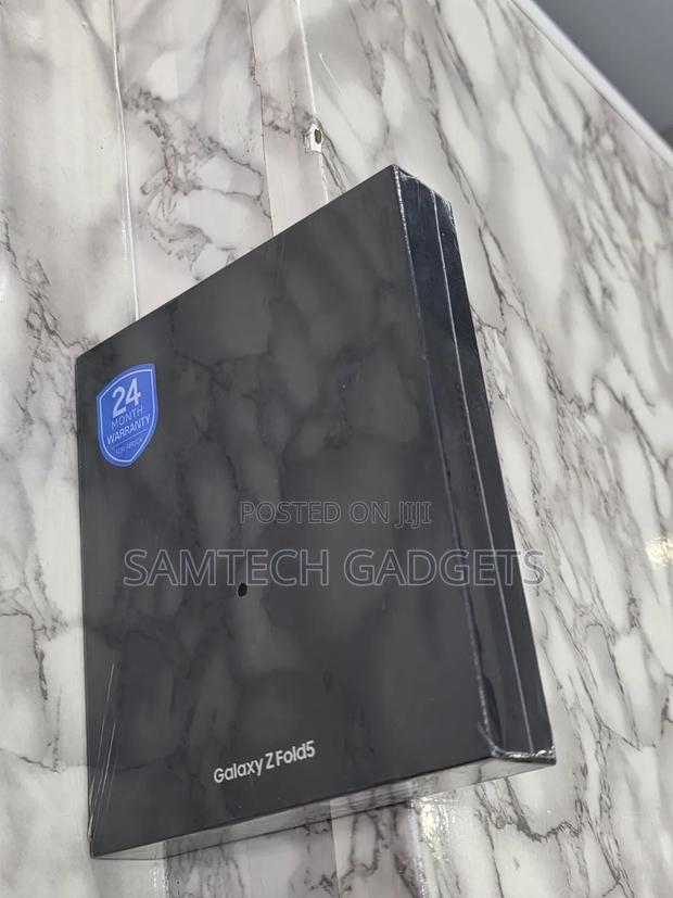 New Samsung Galaxy Z Fold 5 512 GB Blue - thumbnail 3