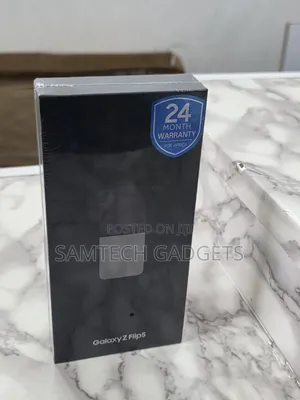 New Samsung Galaxy Z Flip5 256 GB Green