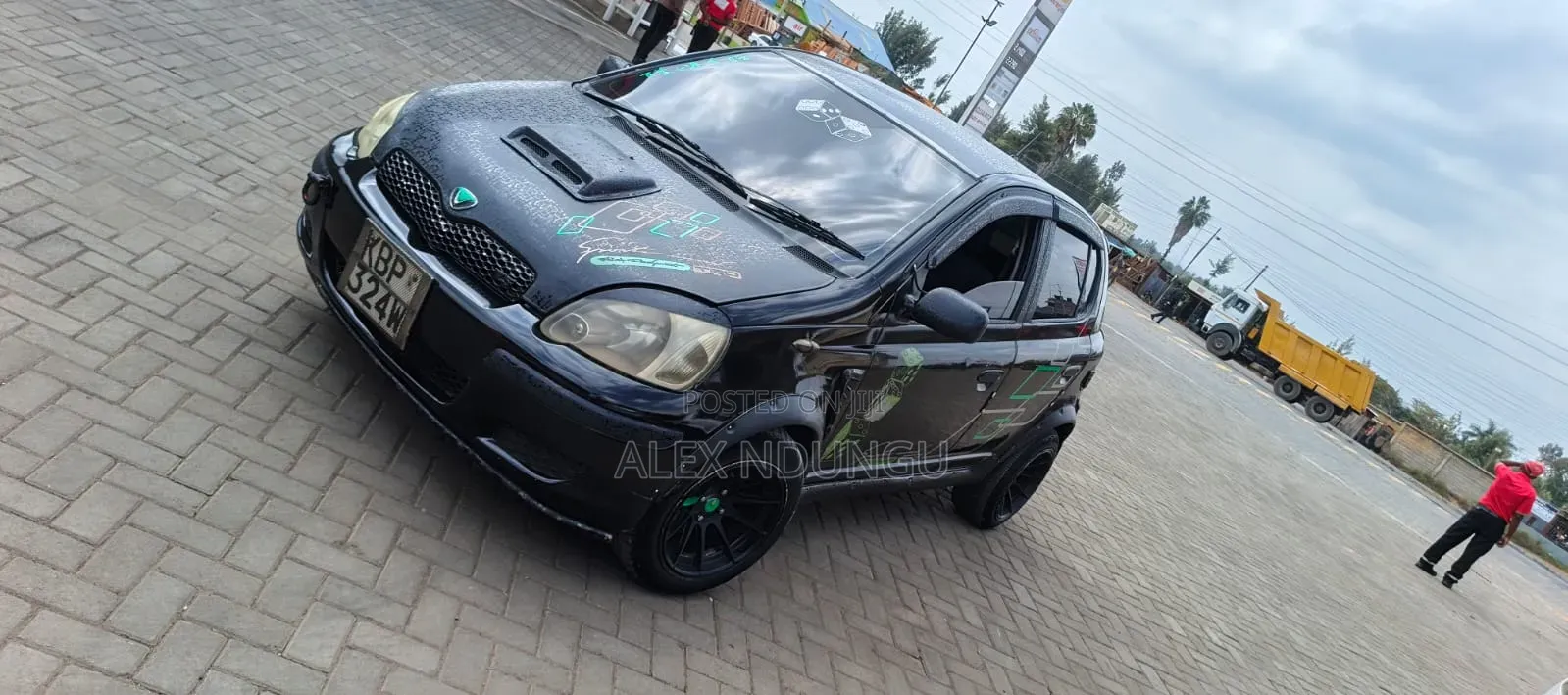 Toyota Vitz 2004 Black