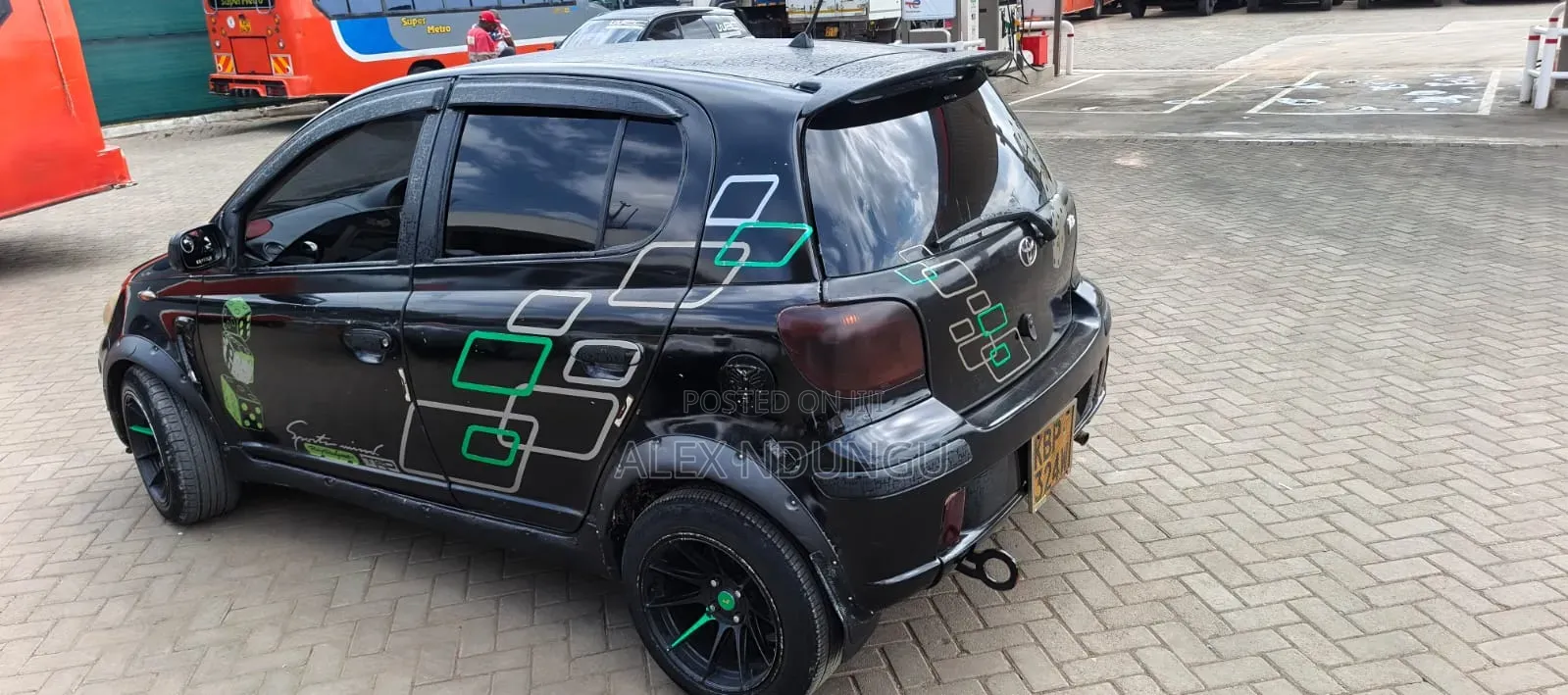 Toyota Vitz 2004 Black