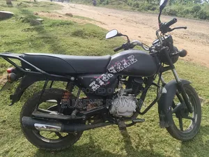 Bajaj Boxer 125 2025 Red