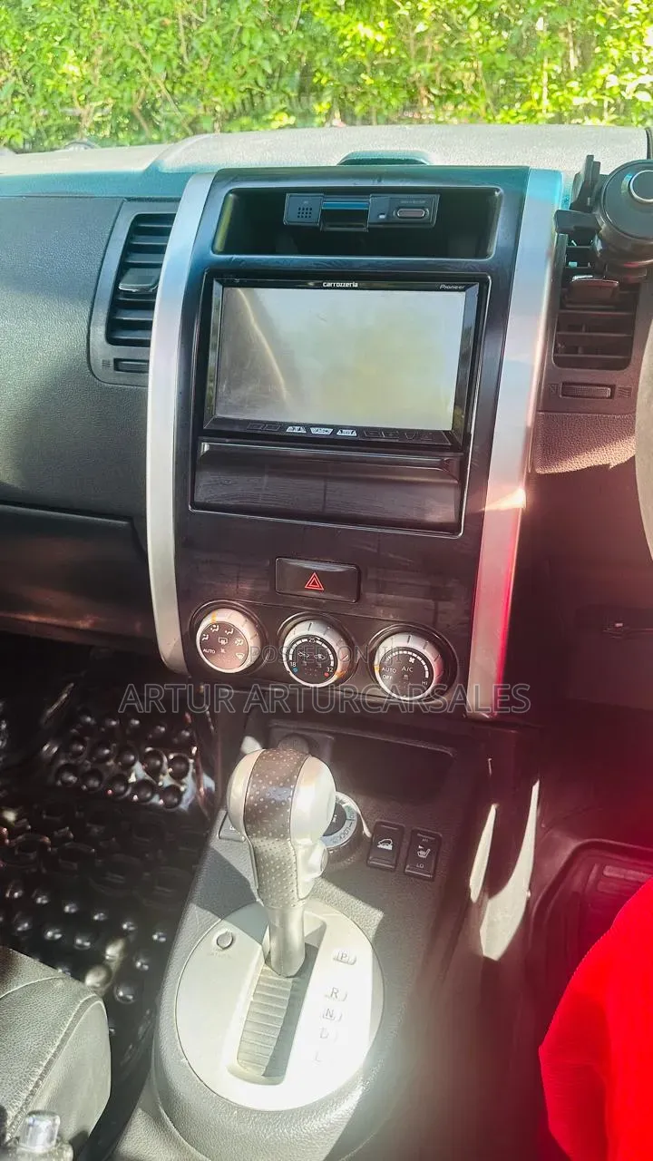 Nissan X-Trail 2012 Silver