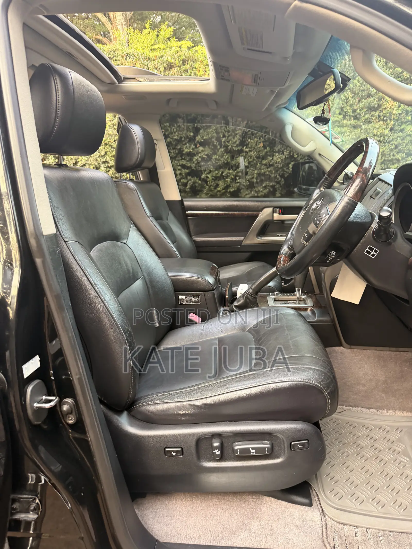 Toyota Land Cruiser 2011 Black