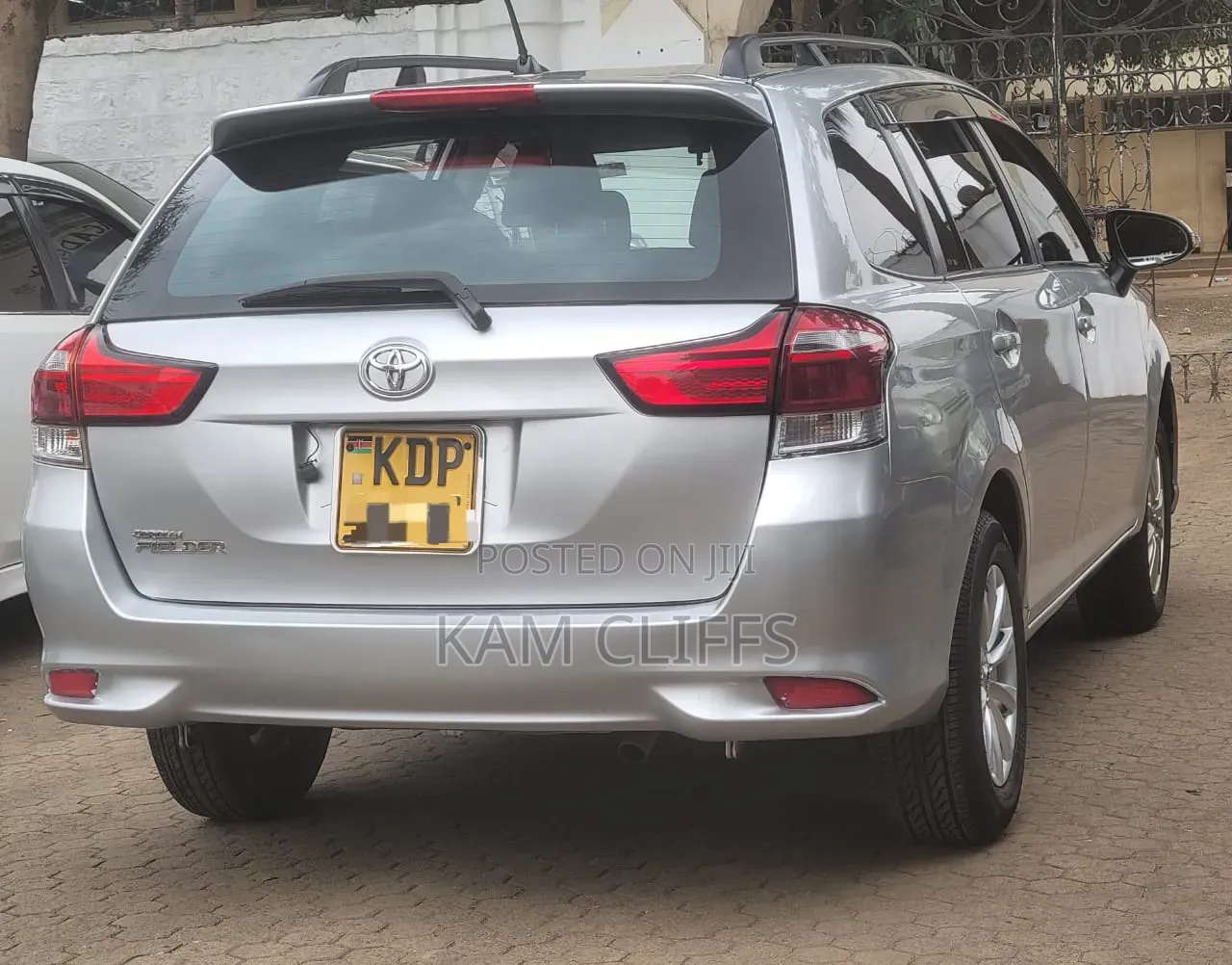Toyota Corolla Fielder 2016 Silver