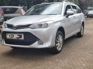 Toyota Corolla Fielder 2016 Silver