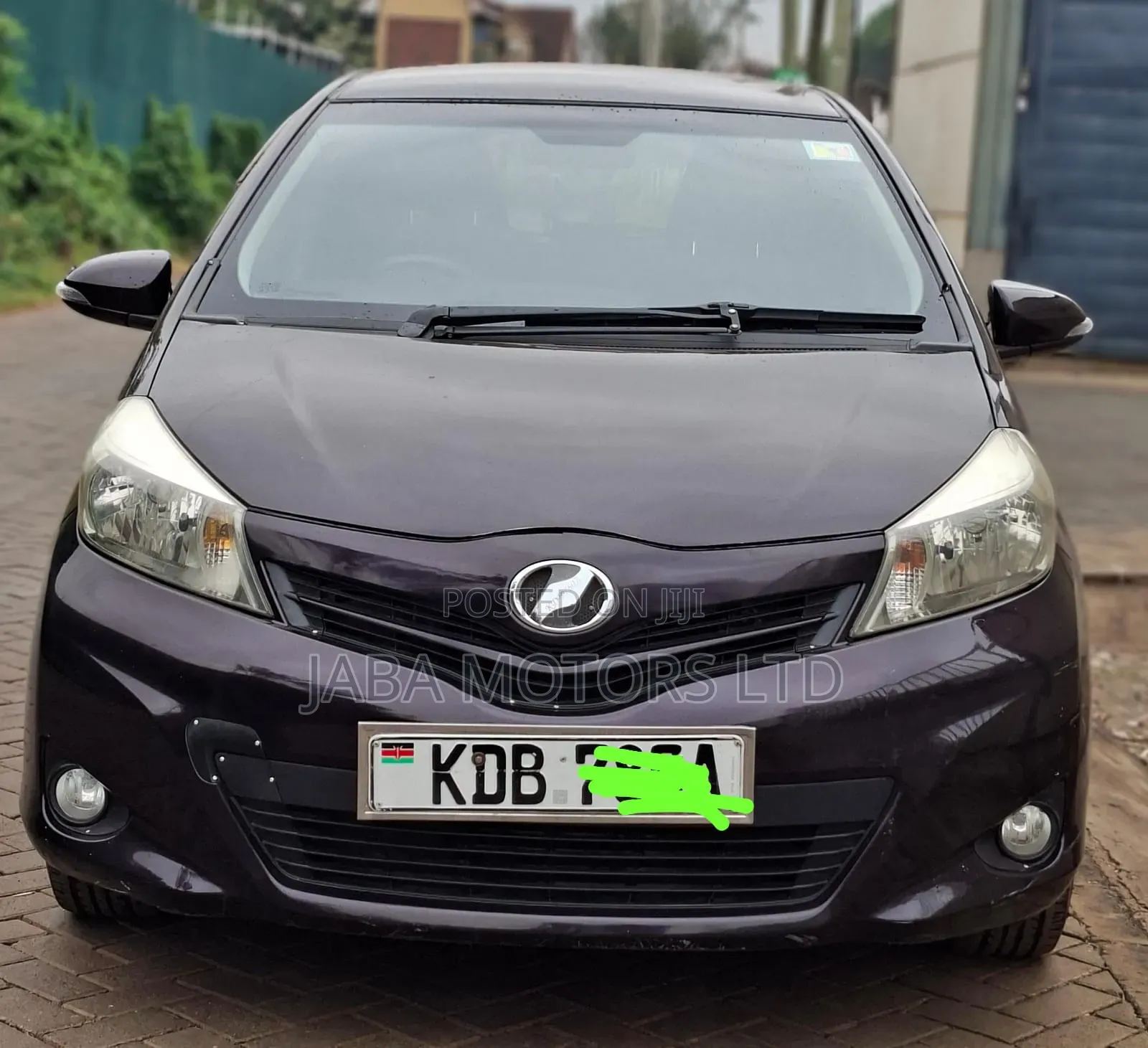 Toyota Vitz 2013 Brown