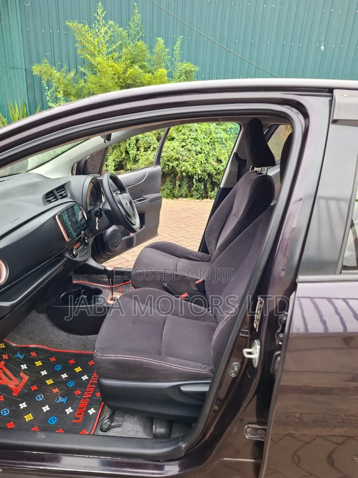 Toyota Vitz 2013 Brown