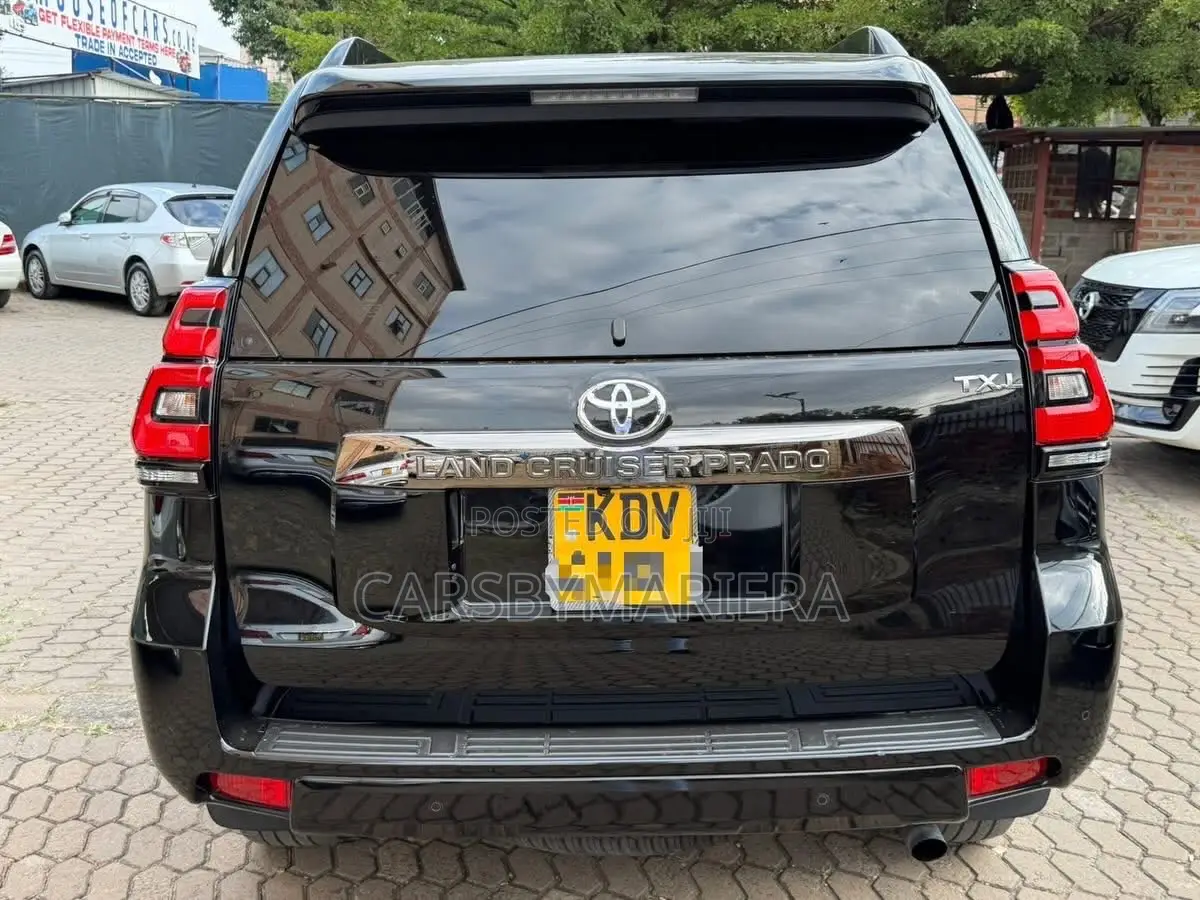 Toyota Land Cruiser Prado 2.7 2021 Black