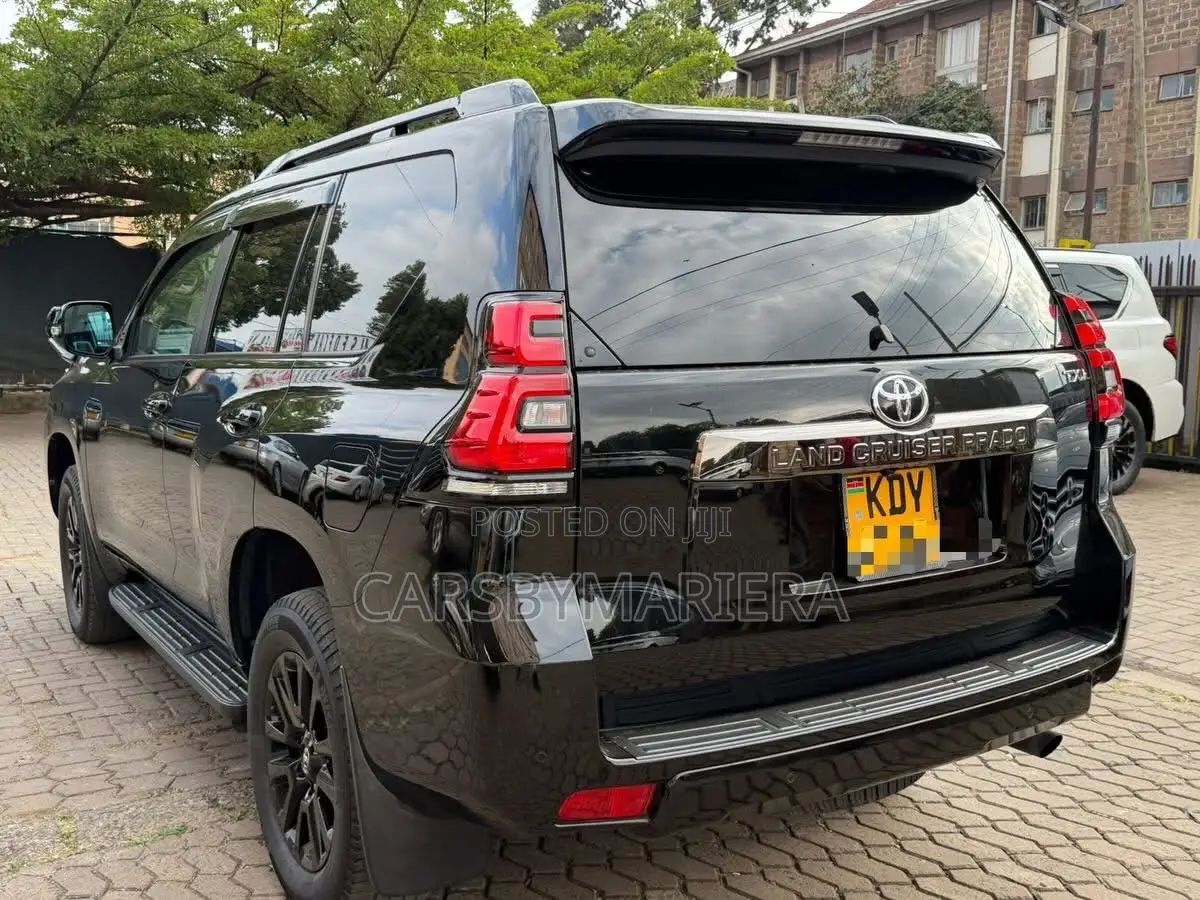Toyota Land Cruiser Prado 2.7 2021 Black