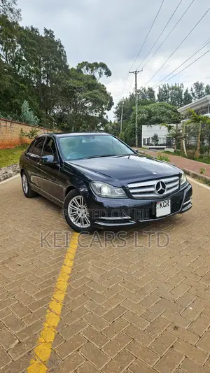 Mercedes-Benz C200 2011 Black
