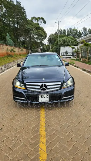 Mercedes-Benz C200 2011 Black