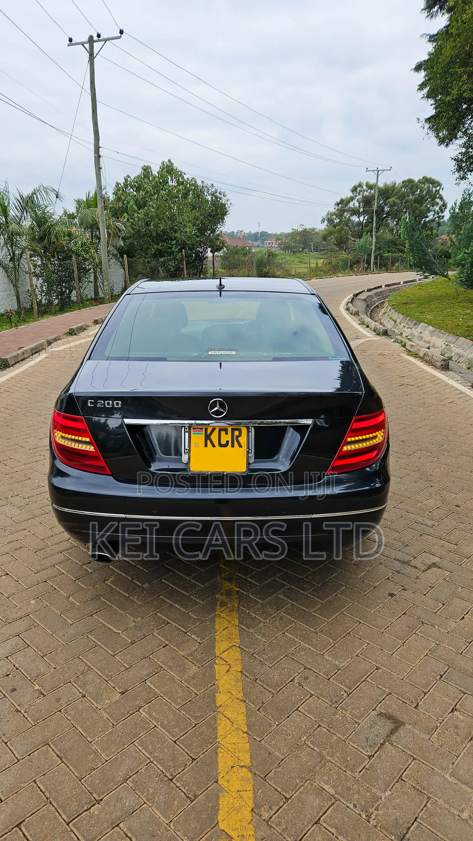 Mercedes-Benz C200 2011 Black