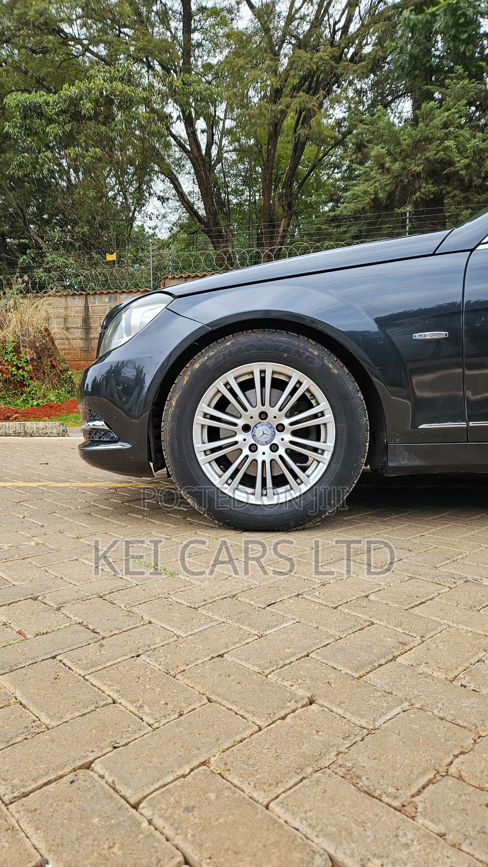 Mercedes-Benz C200 2011 Black
