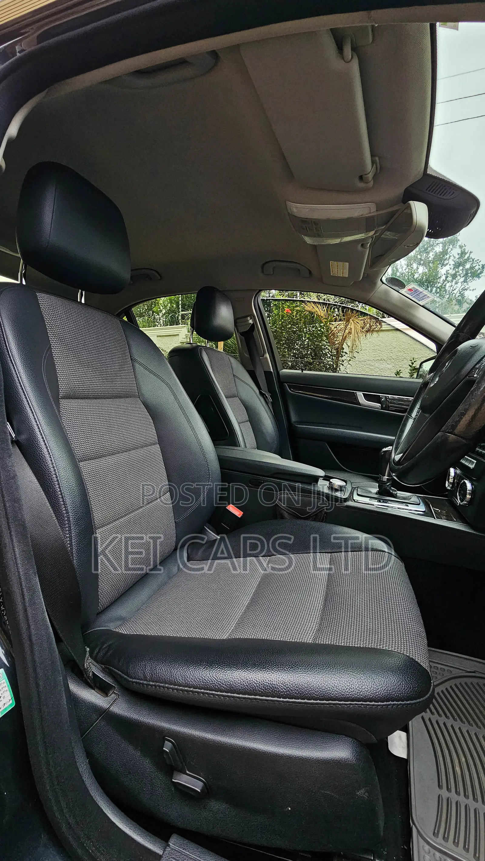 Mercedes-Benz C200 2011 Black