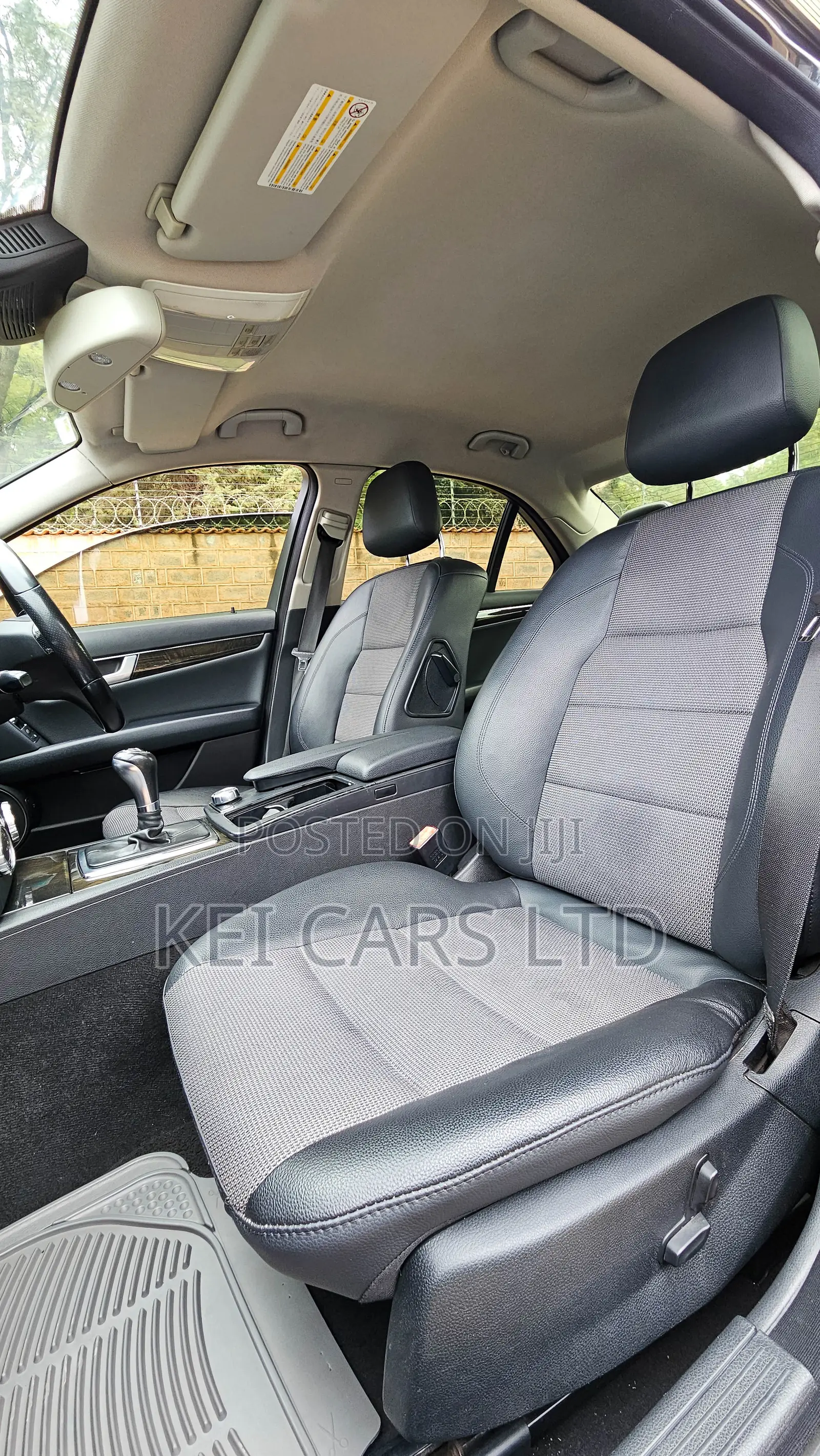 Mercedes-Benz C200 2011 Black