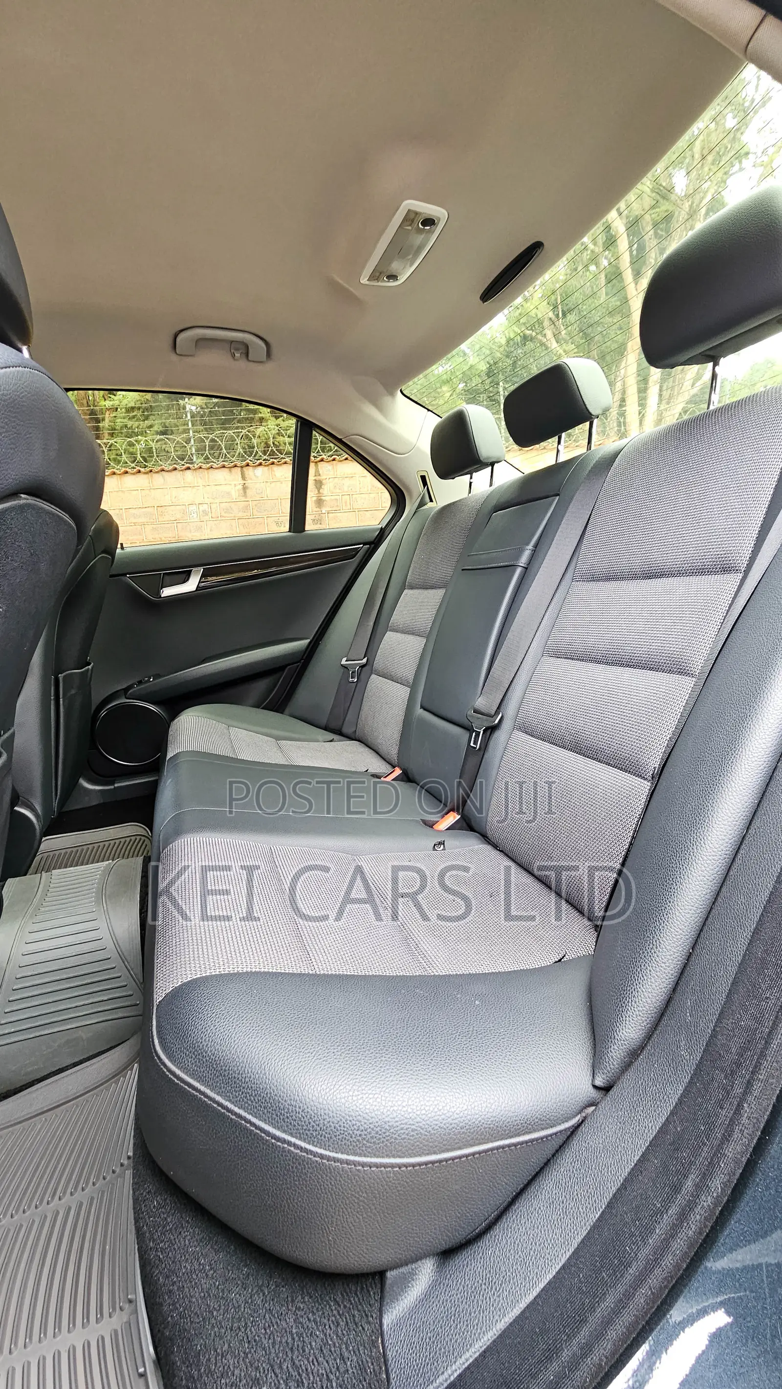 Mercedes-Benz C200 2011 Black