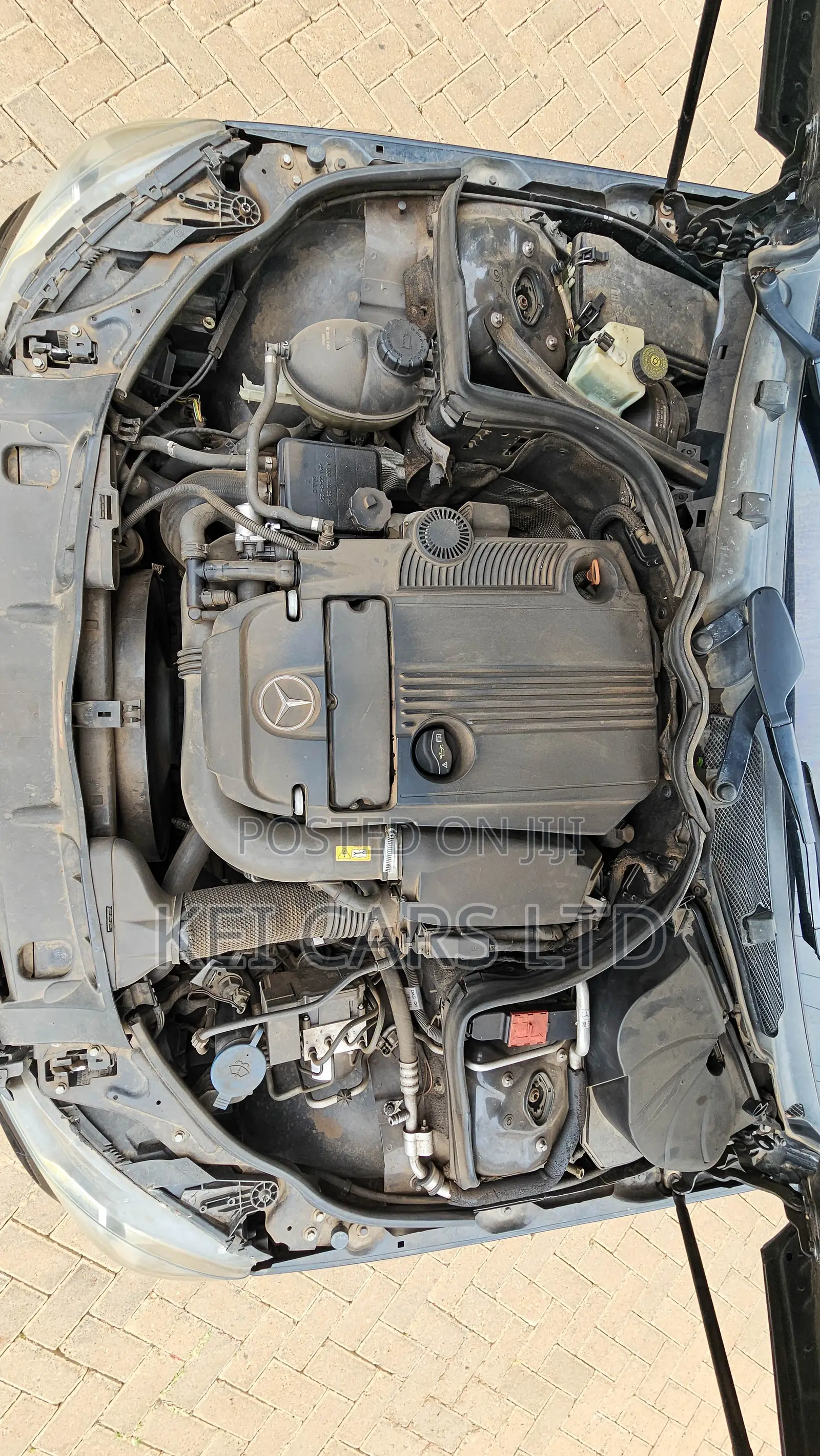 Mercedes-Benz C200 2011 Black