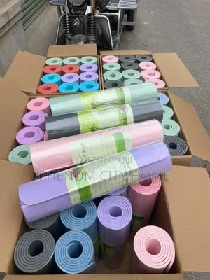 8mm Thick Yoga Mat a Available