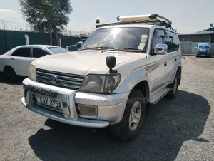 Toyota Land Cruiser Prado 2000 White