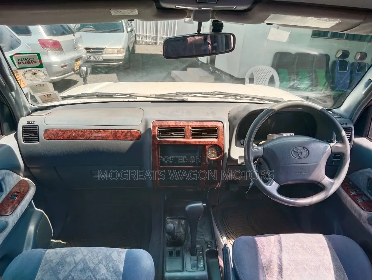 Toyota Land Cruiser Prado 2000 White