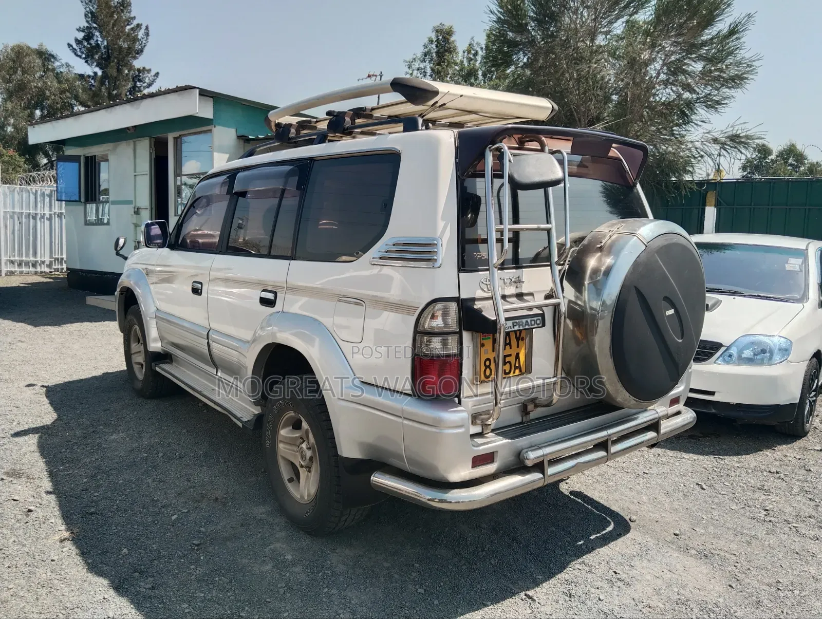 Toyota Land Cruiser Prado 2000 White