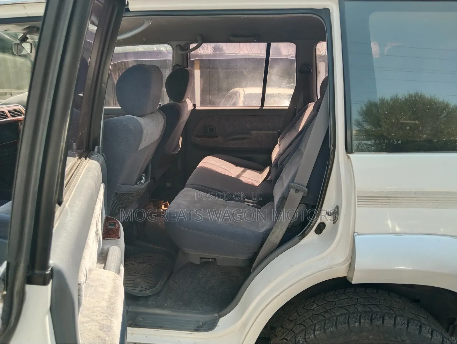Toyota Land Cruiser Prado 2000 White