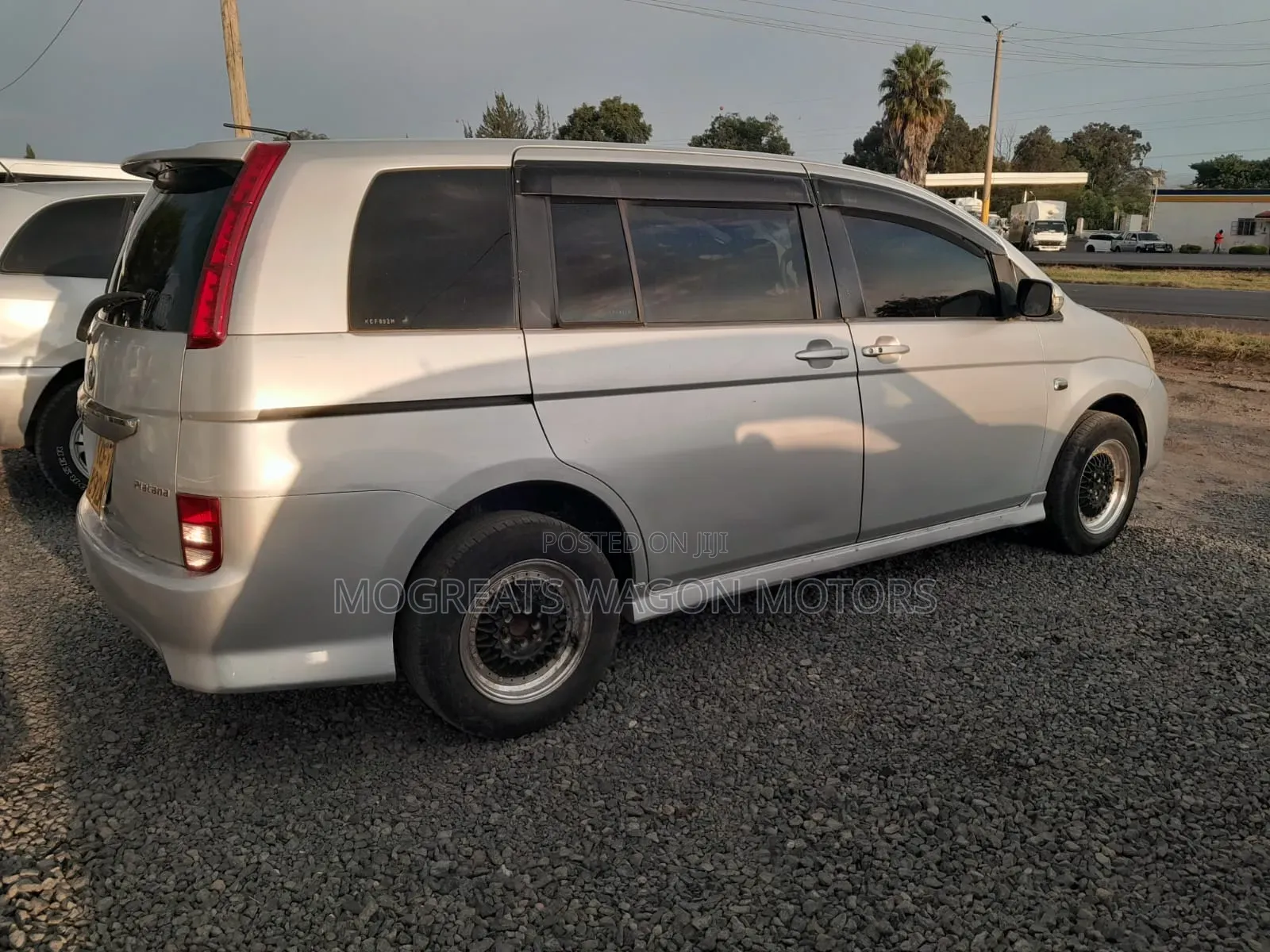 Toyota ISIS 2008 Silver