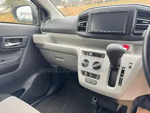 Daihatsu Mira 2018