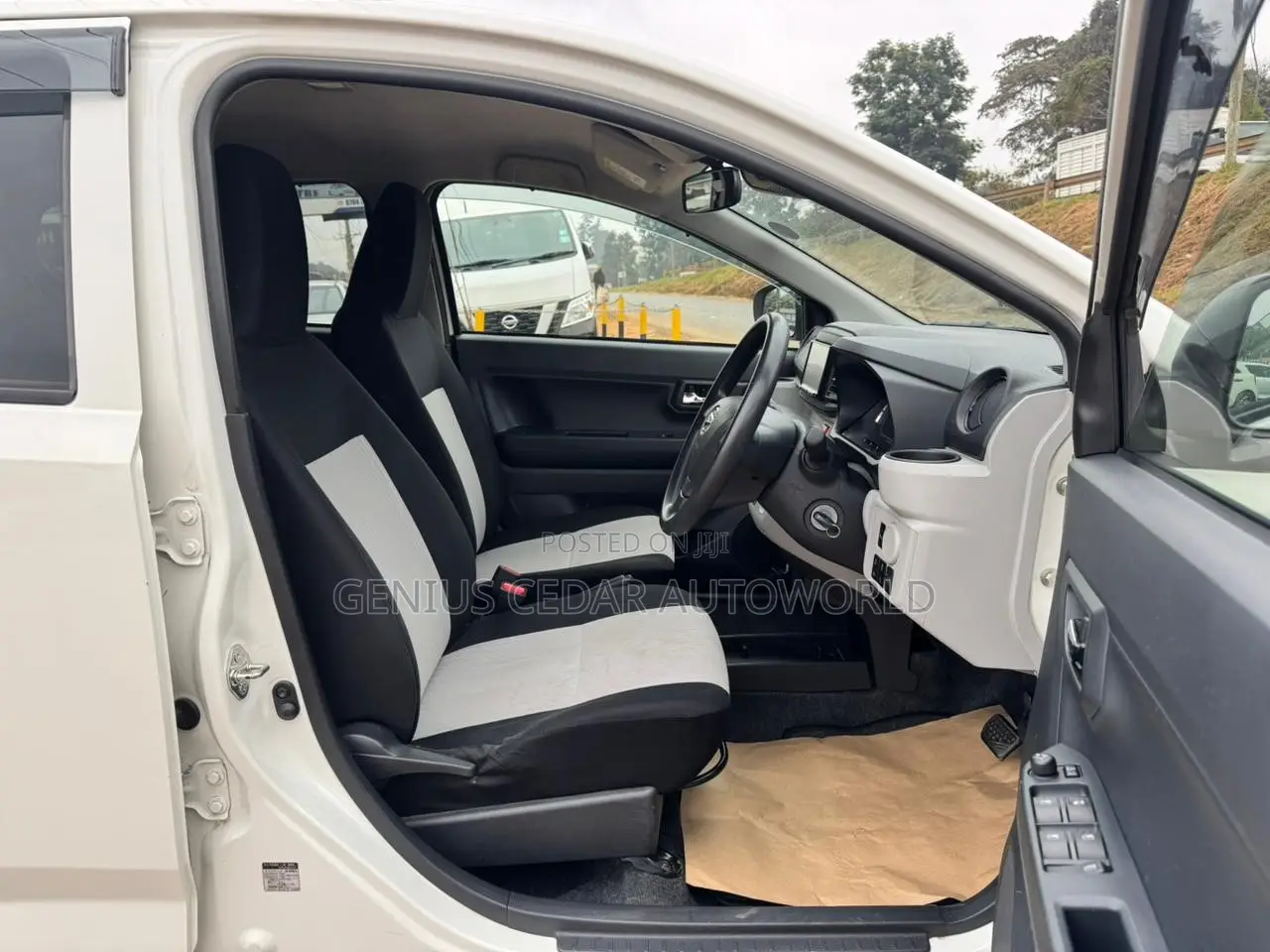 Daihatsu Mira 2018