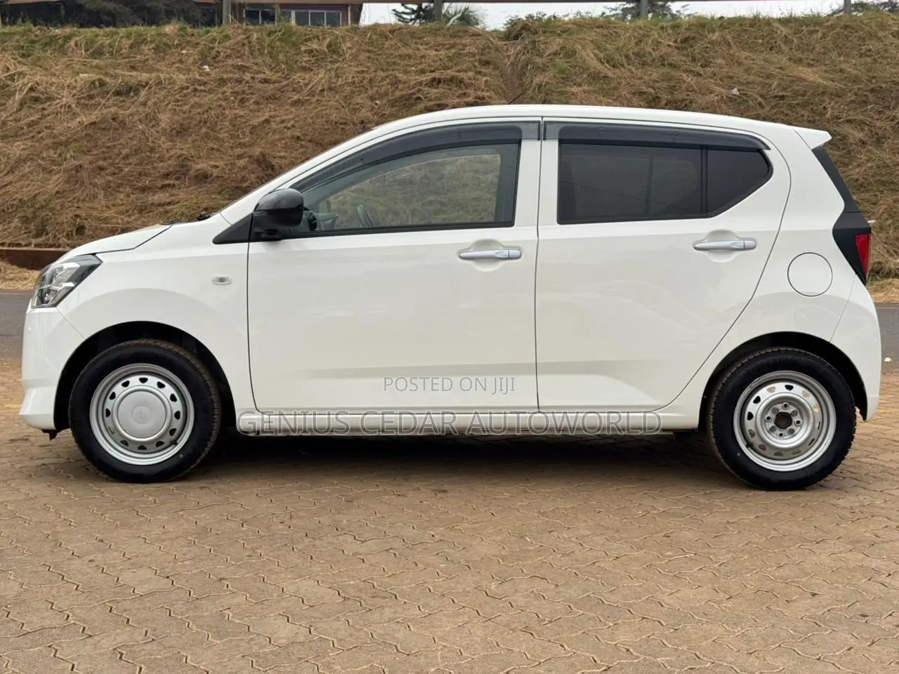 Daihatsu Mira 2018
