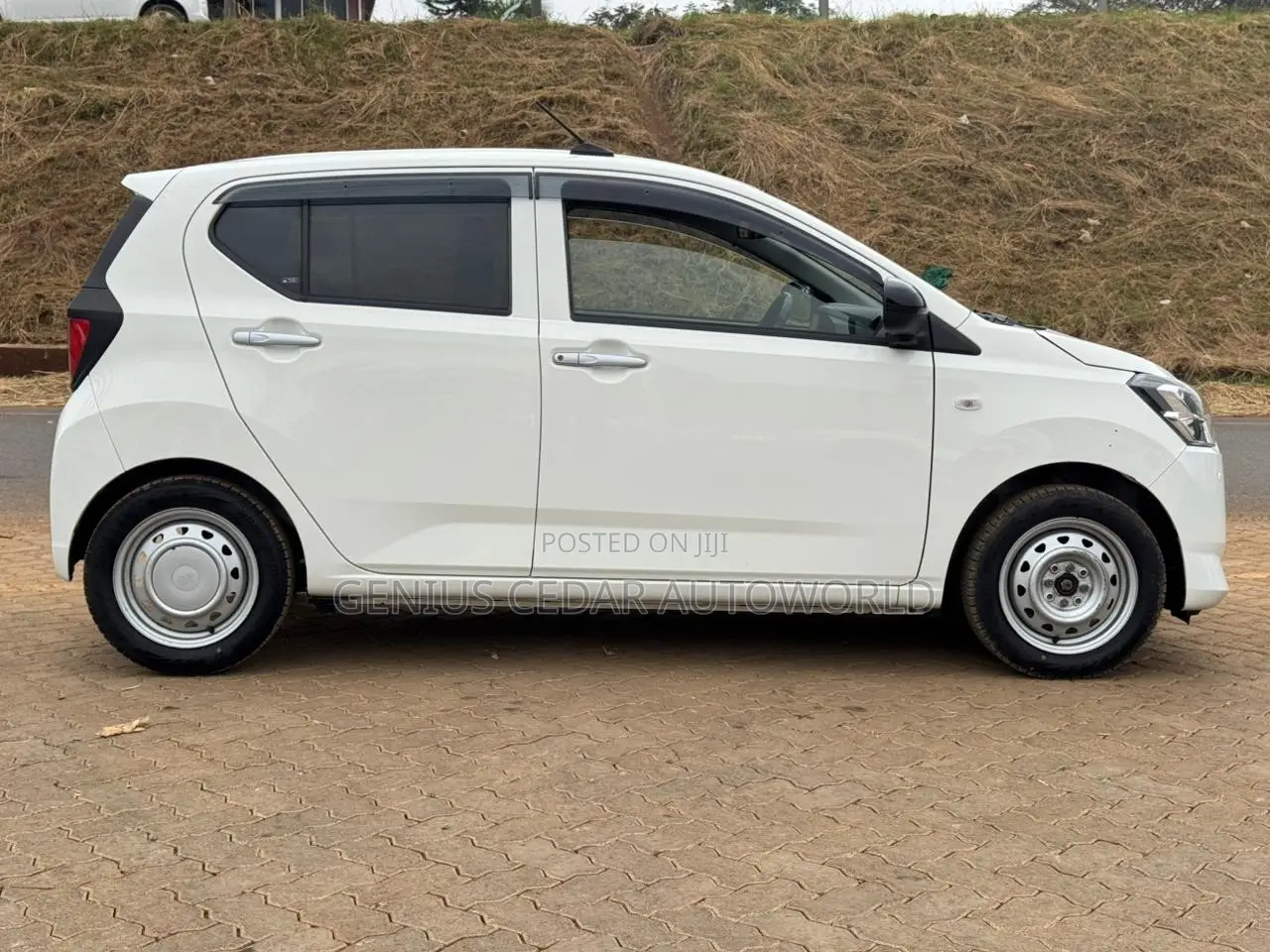 Daihatsu Mira 2018