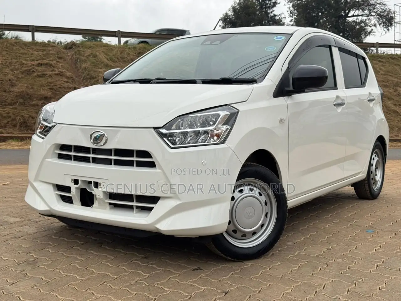Daihatsu Mira 2018