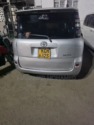 Toyota Sienta 2009 Silver