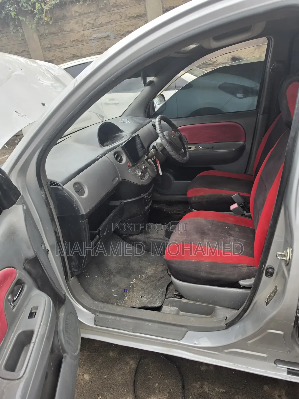 Toyota Sienta 2009 Silver