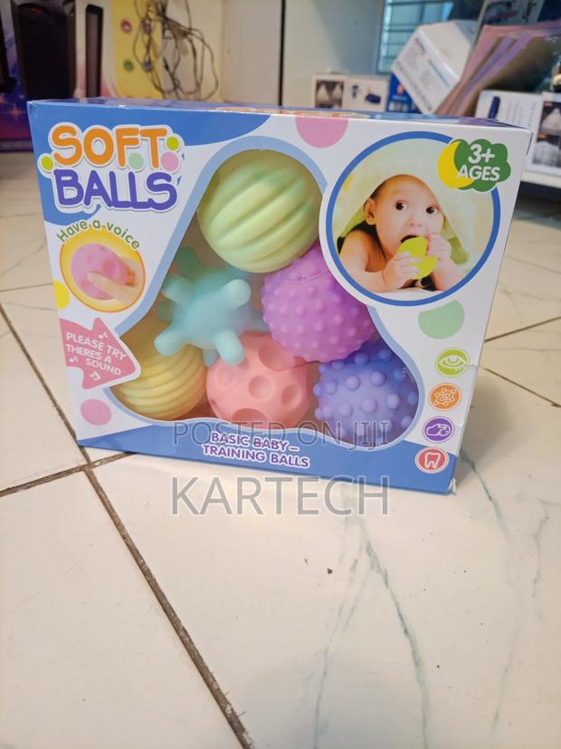6pcs Baby Soft Sensory Balls – Textured Developmental Teething Toys