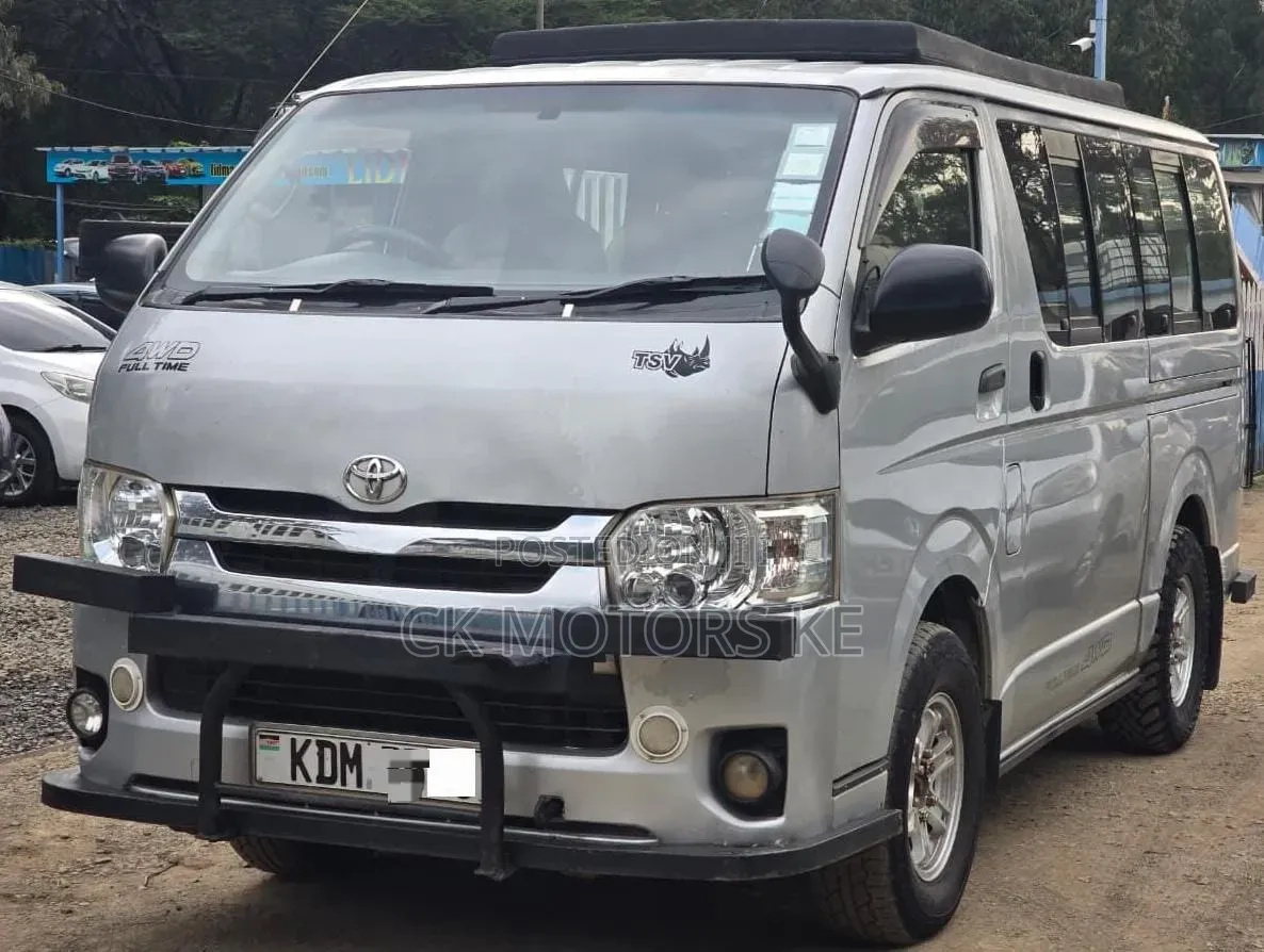 Toyota HiAce 2016 Silver