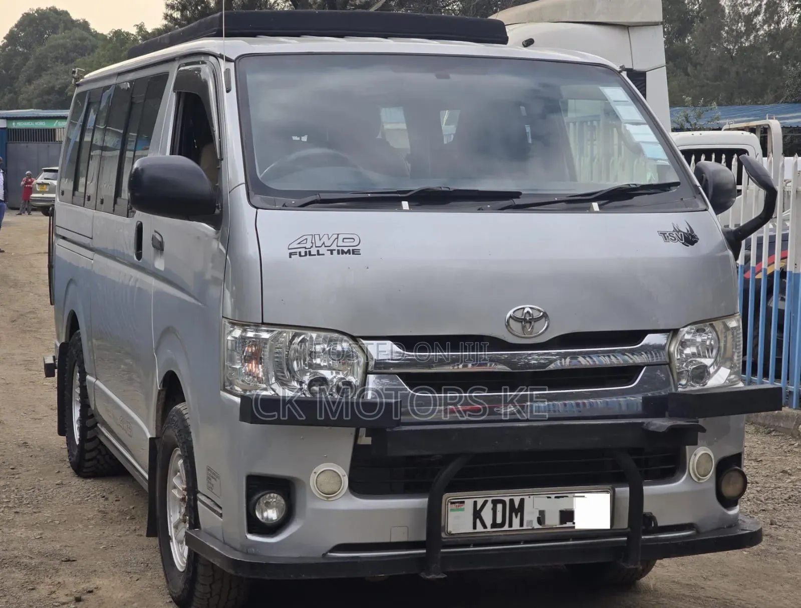 Toyota HiAce 2016 Silver