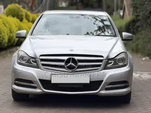 Mercedes-Benz C200 2011 Silver