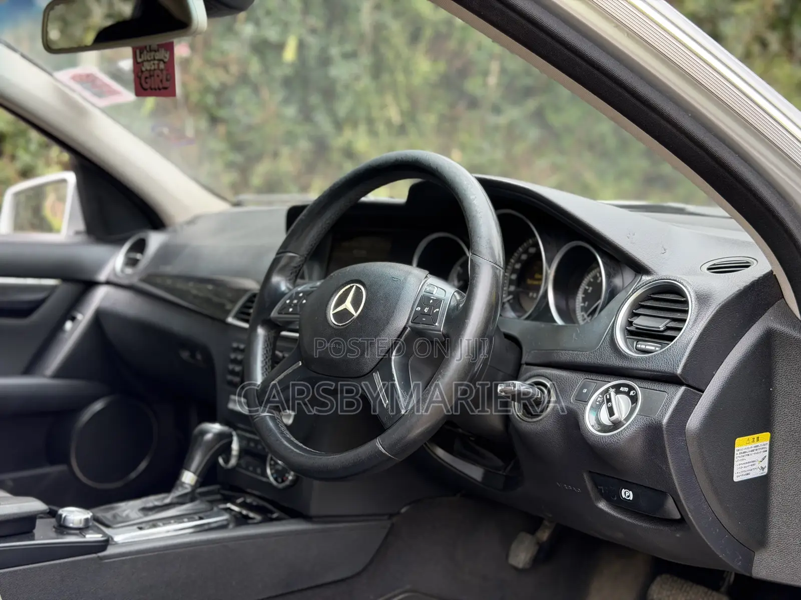 Mercedes-Benz C200 2011 Silver