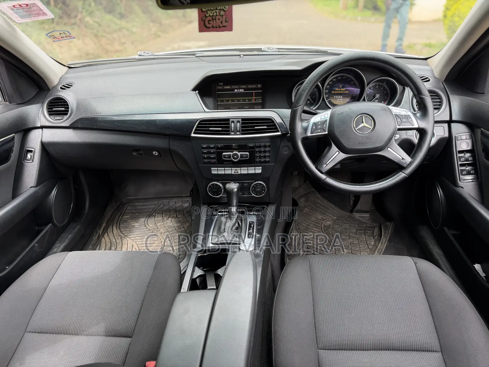 Mercedes-Benz C200 2011 Silver