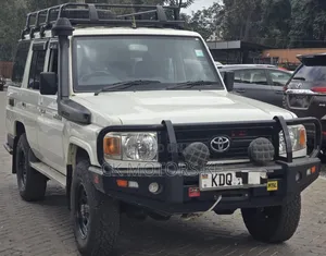 Toyota Land Cruiser 2016 White