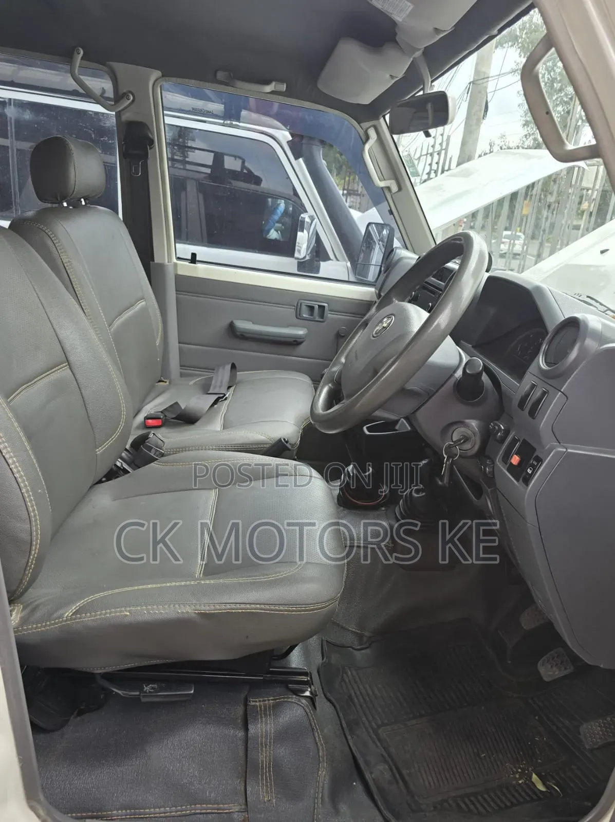 Toyota Land Cruiser 2016 White
