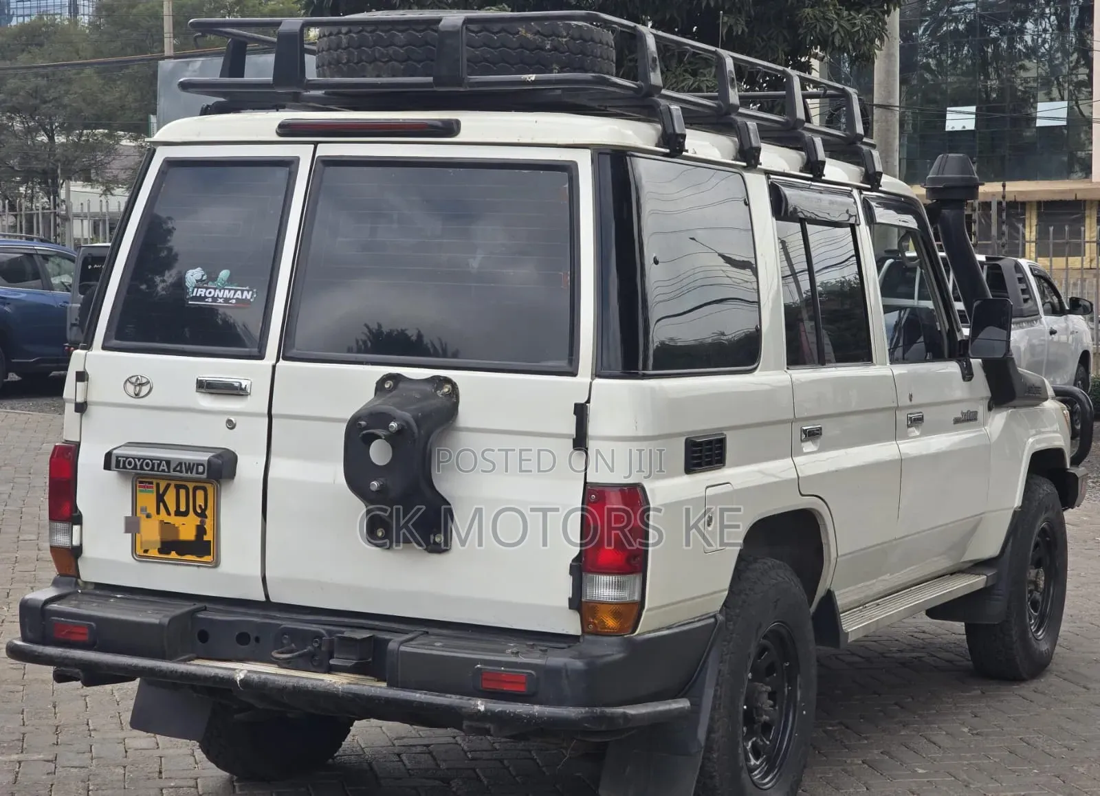 Toyota Land Cruiser 2016 White