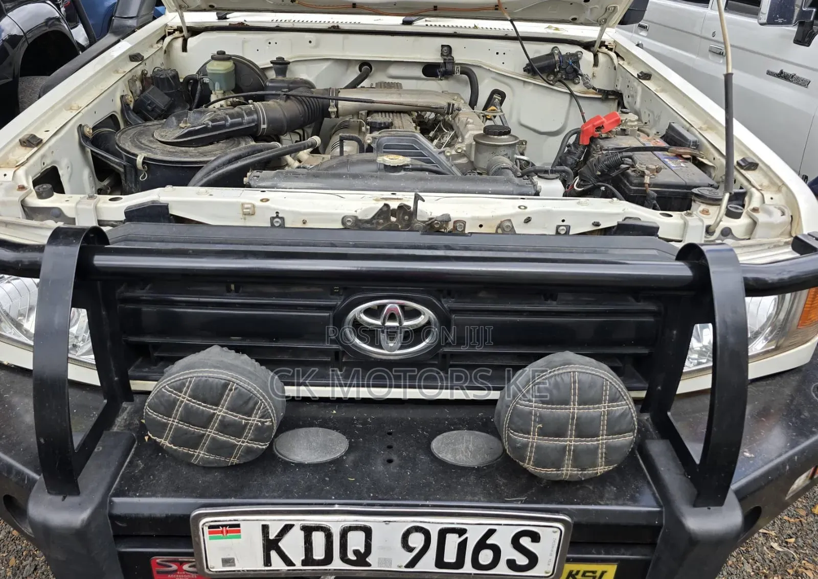 Toyota Land Cruiser 2016 White