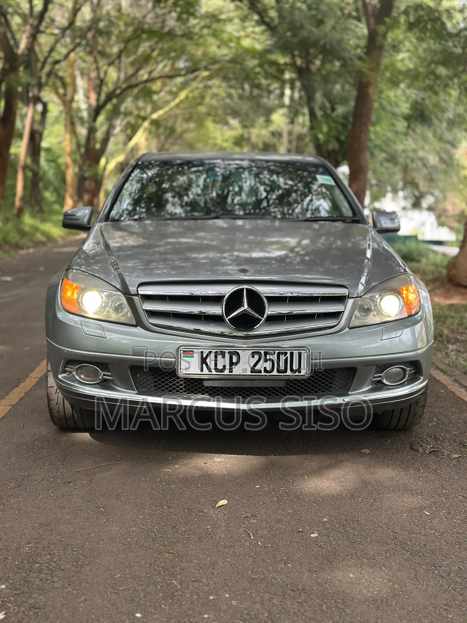 Mercedes-Benz C200 2010 Gray