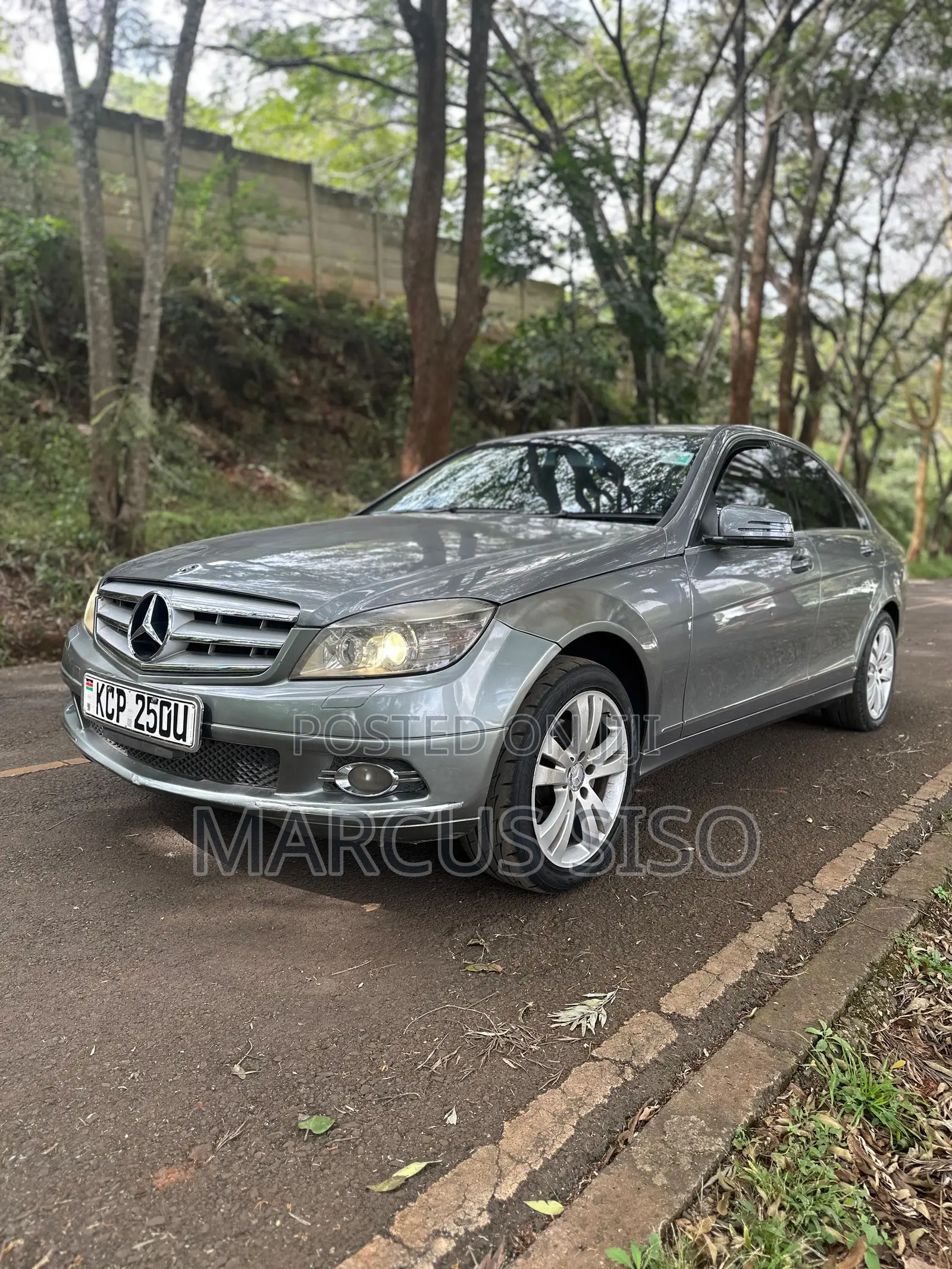 Mercedes-Benz C200 2010 Gray